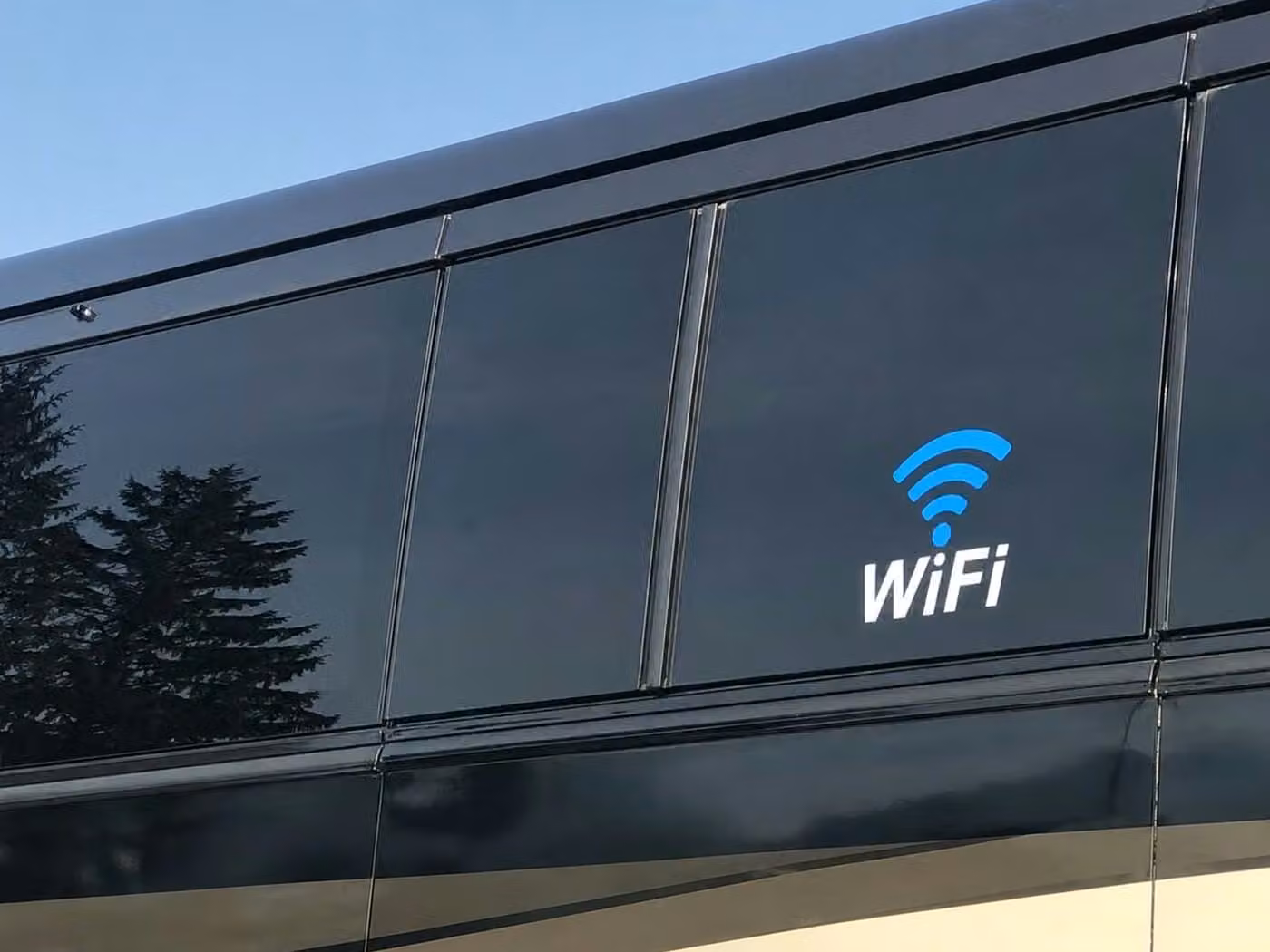 dalton 18 passenger minibus wifi