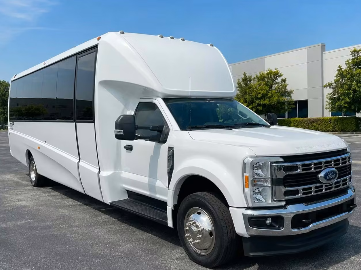dalton 25 passenger minibus rental