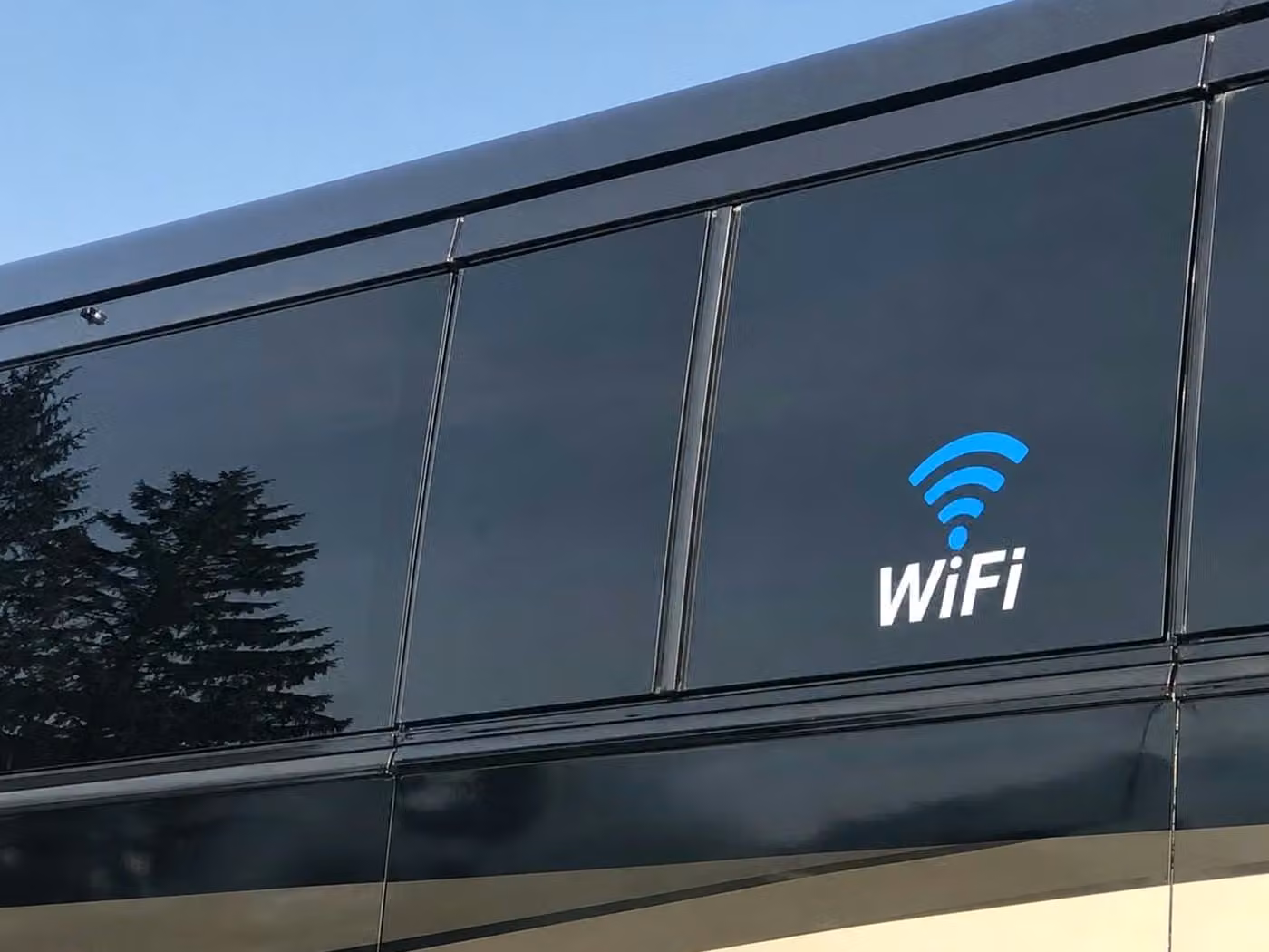dalton 25 passenger minibus wifi